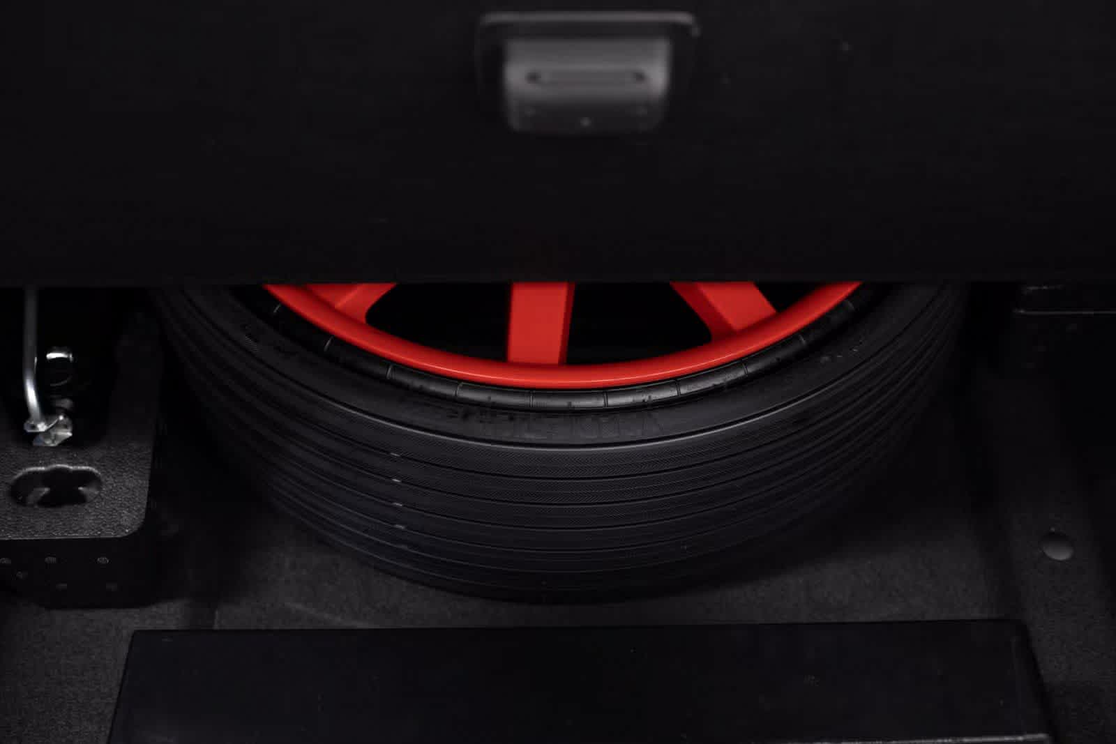 Thumbnail: 2025 Porsche Macan - 32