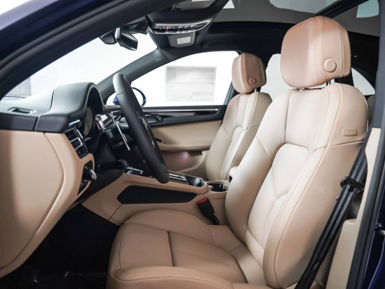 Thumbnail: 2025 Porsche Macan - 5