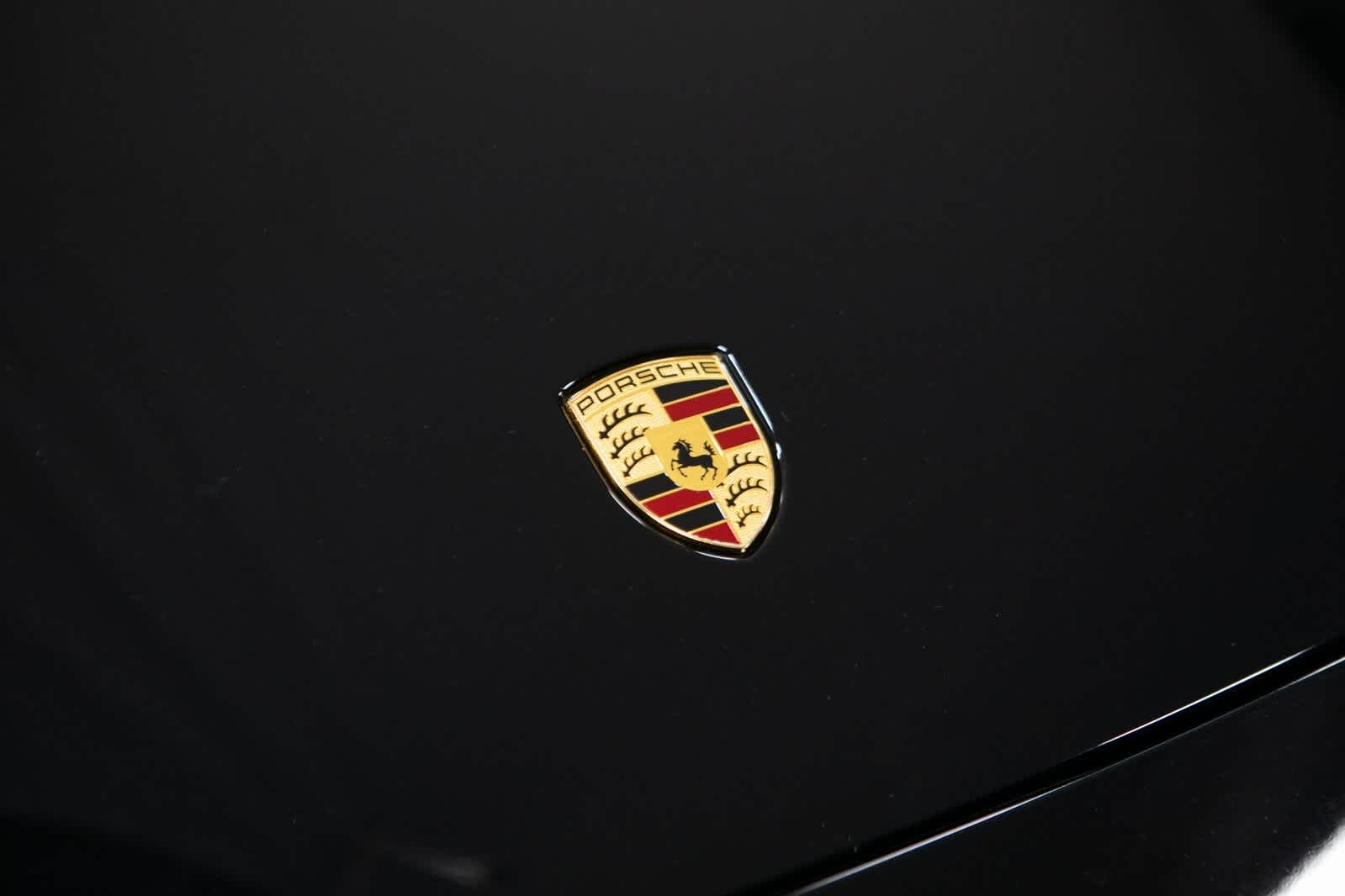 Thumbnail: 2022 Porsche Taycan - 34