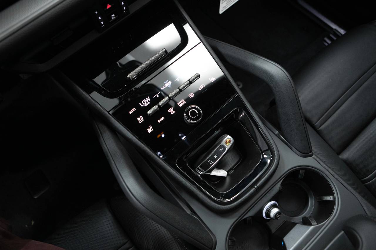 Thumbnail: 2026 Porsche  - 29