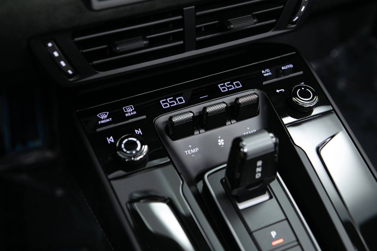 Thumbnail: 2026 Porsche 911 - 31