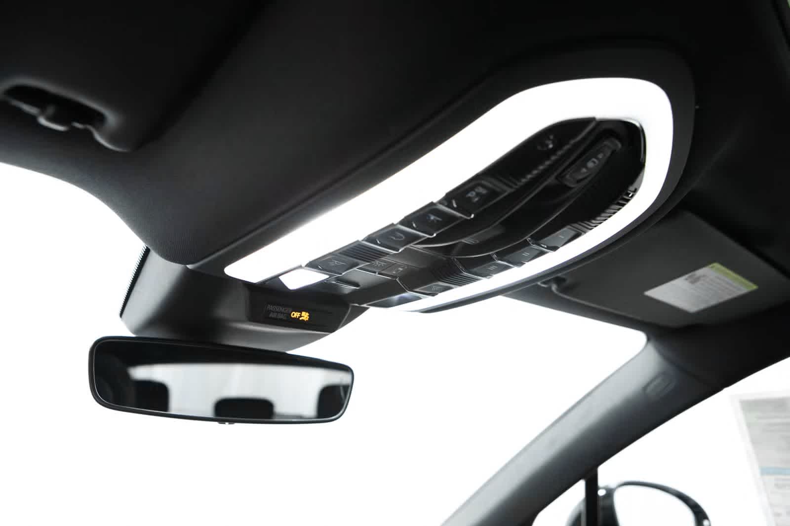 Thumbnail: 2026 Porsche Macan - 31