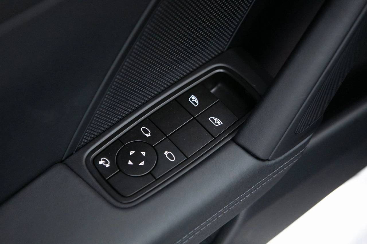 Thumbnail: 2026 Porsche 911 - 25