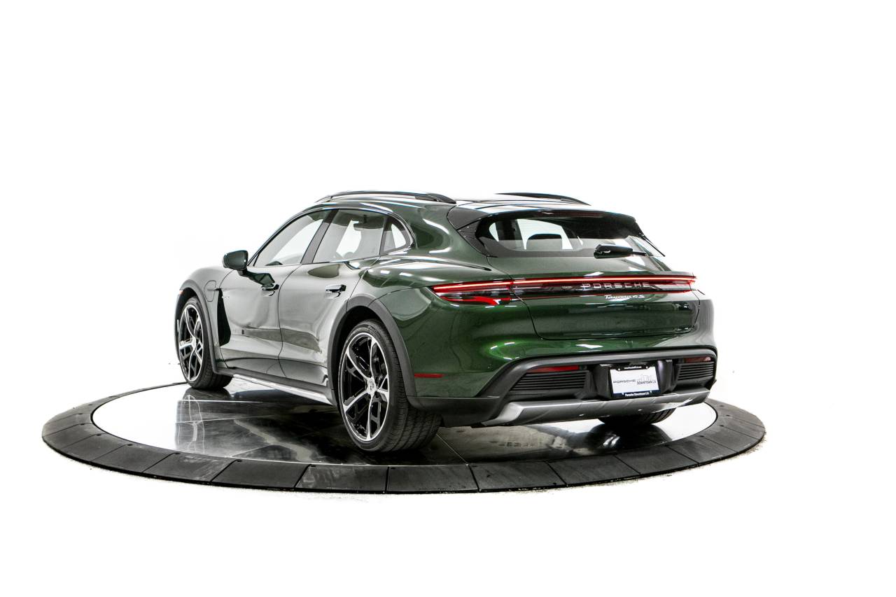 Thumbnail: 2026 Porsche Taycan - 3