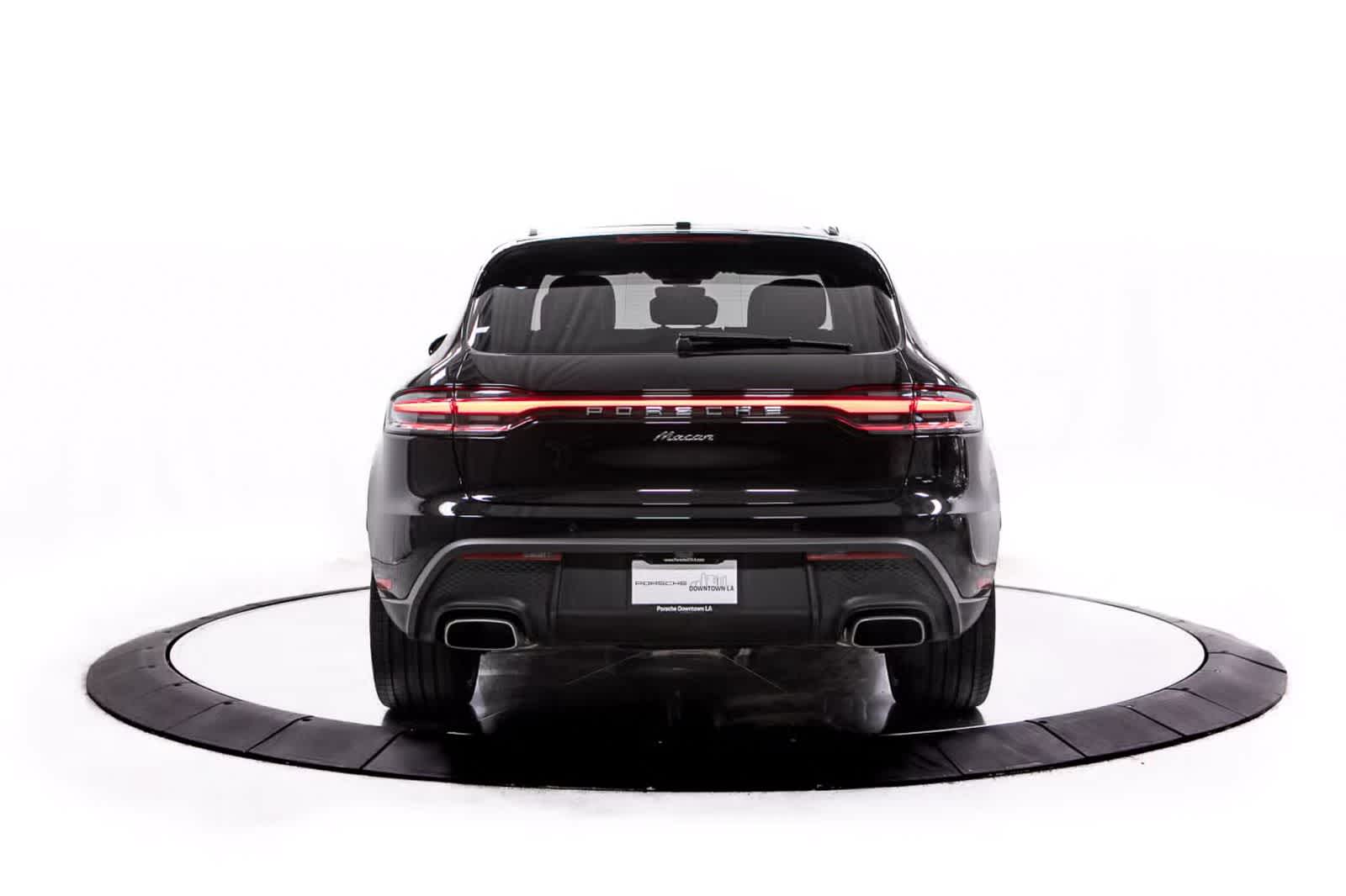 Thumbnail: 2026 Porsche Macan - 6