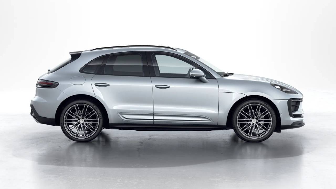 Thumbnail: 2026 Porsche Macan - 7