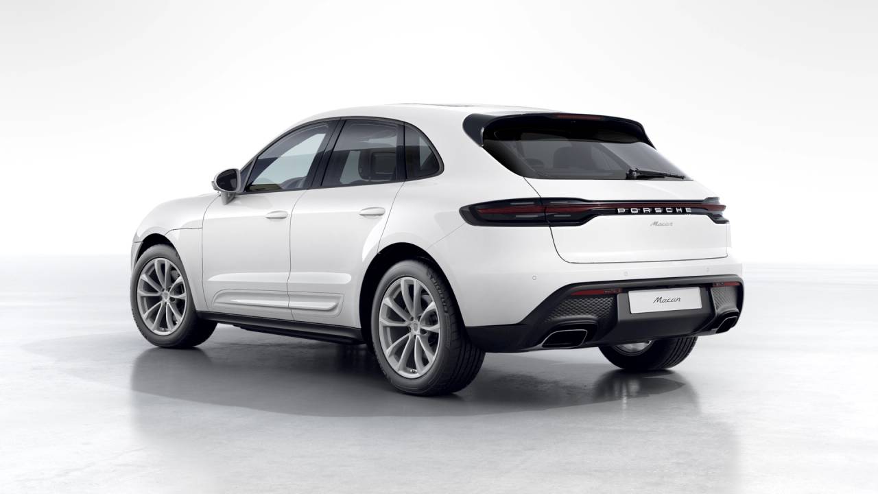 Thumbnail: 2026 Porsche Macan - 3