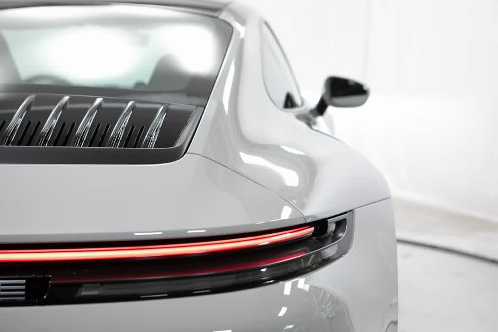 Thumbnail: 2025 Porsche 911 - 35
