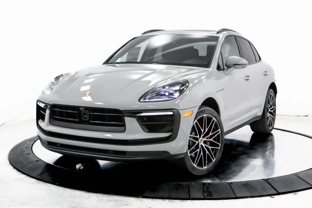 Thumbnail: 2025 Porsche Macan - 1