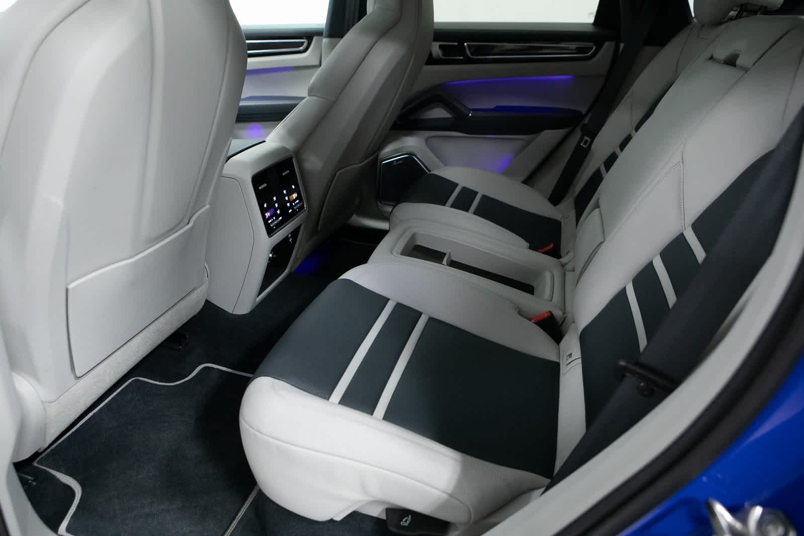 Thumbnail: 2023 Porsche Cayenne - 26