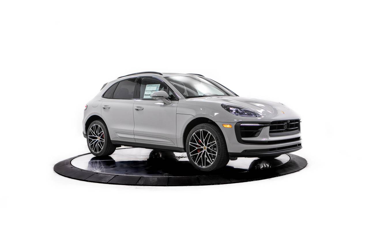 Thumbnail: 2026 Porsche Macan - 9