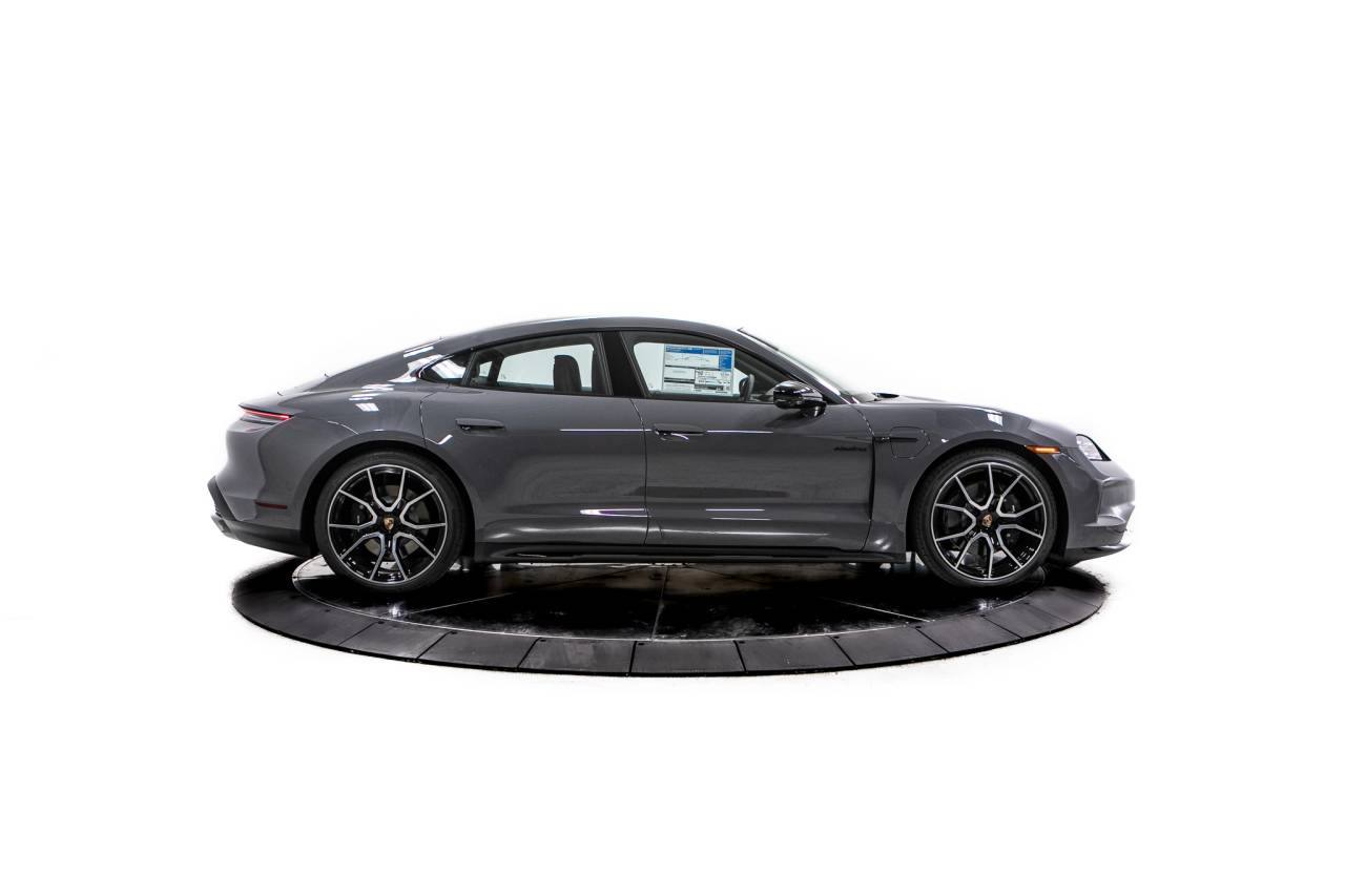 Thumbnail: 2026 Porsche Taycan - 8