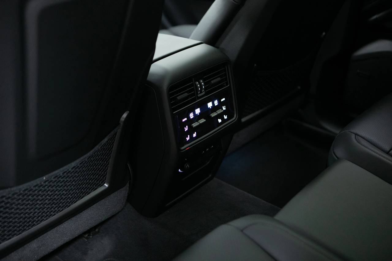 Thumbnail: 2025 Porsche  - 37