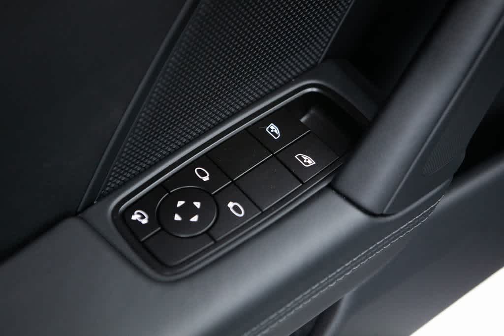 Thumbnail: 2025 Porsche 911 - 18