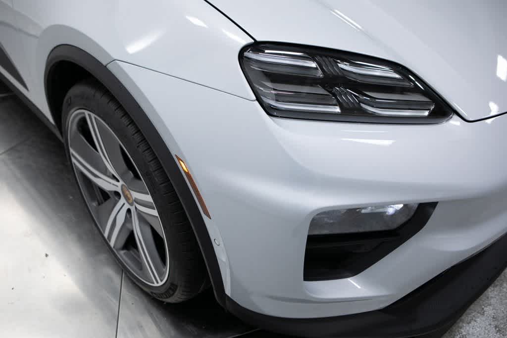 Thumbnail: 2025 Porsche Macan - 12