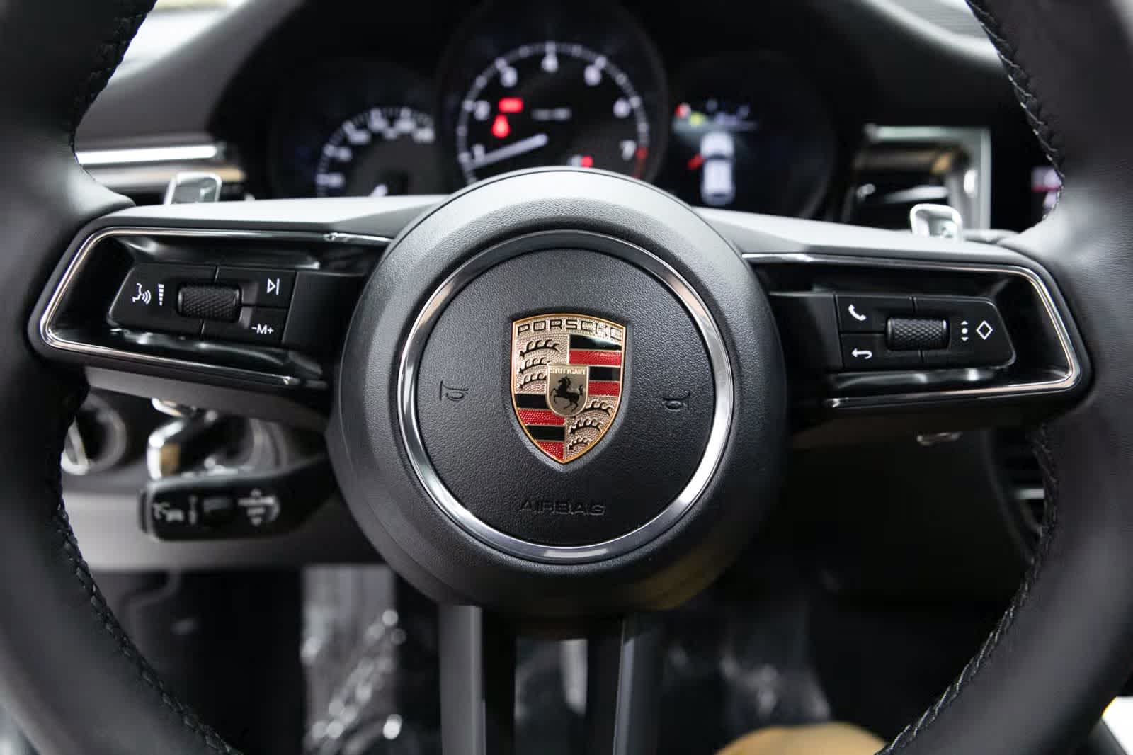 Thumbnail: 2026 Porsche Macan - 13