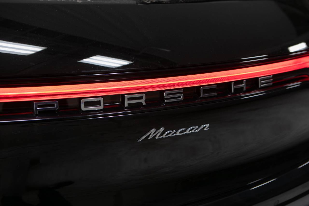 Thumbnail: 2026 Porsche Macan - 15
