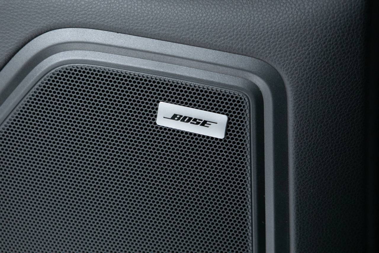 Thumbnail: 2026 Porsche Macan - 32