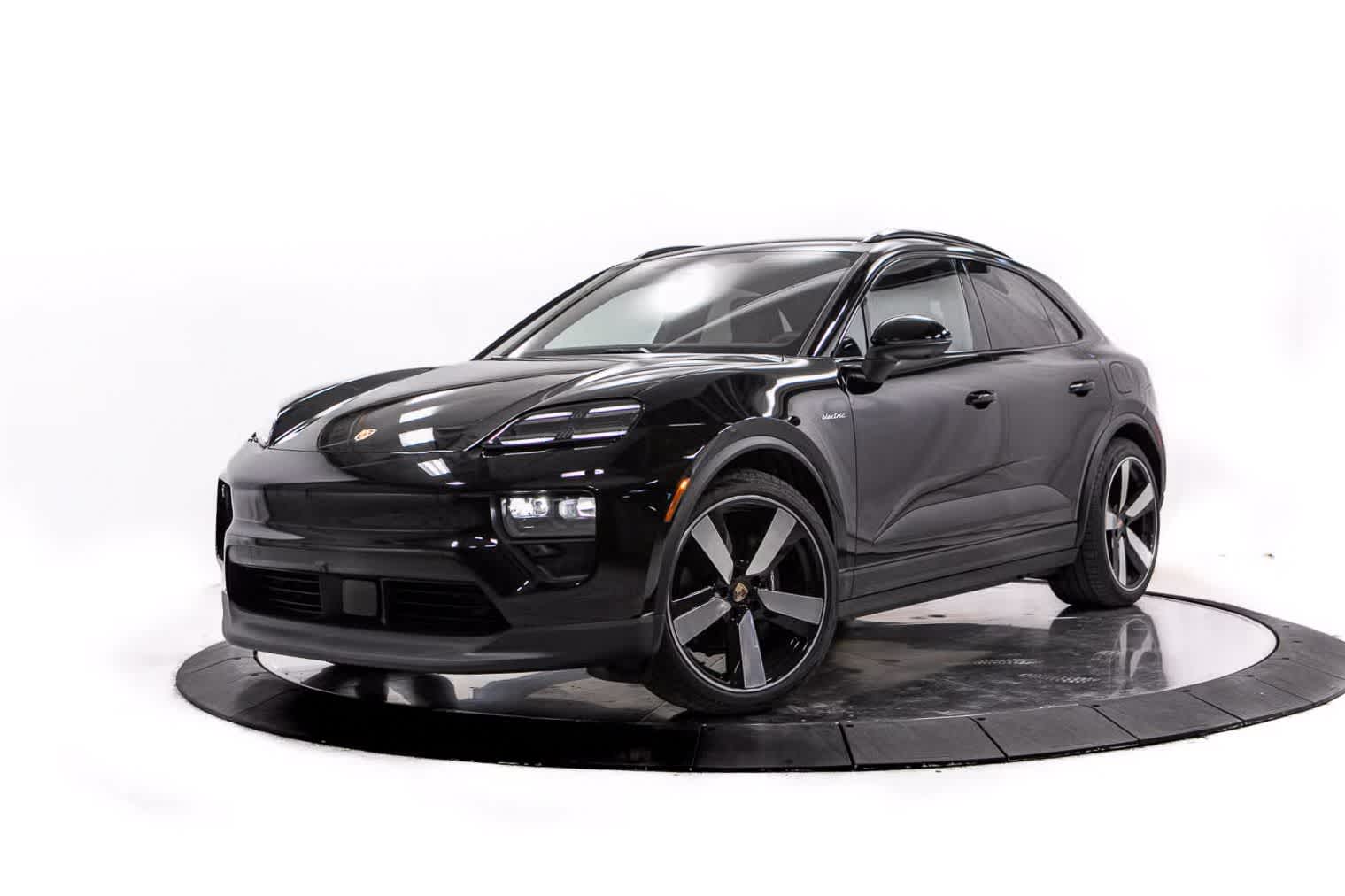 Thumbnail: 2025 Porsche Macan - 1