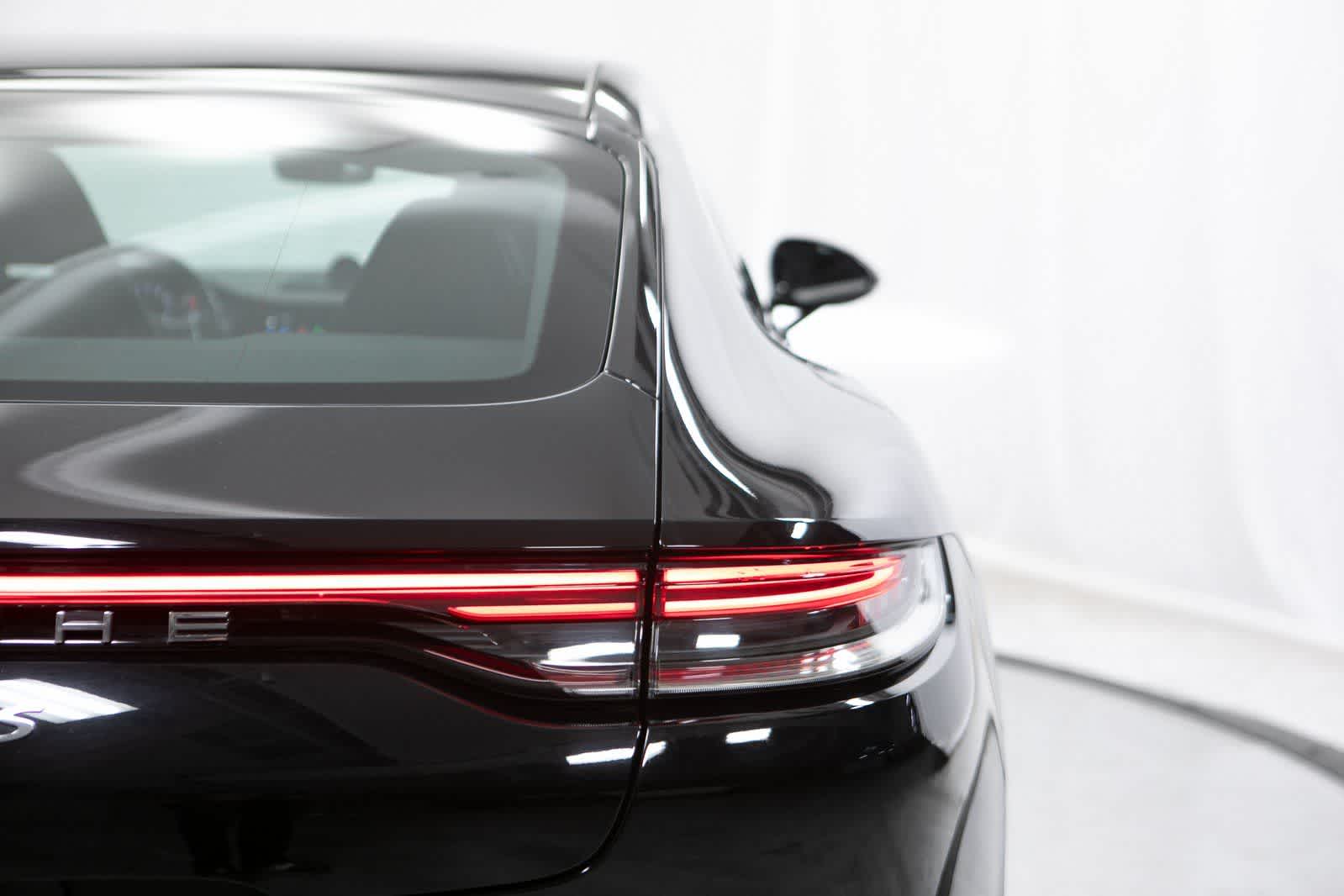 Thumbnail: 2022 Porsche Panamera - 37