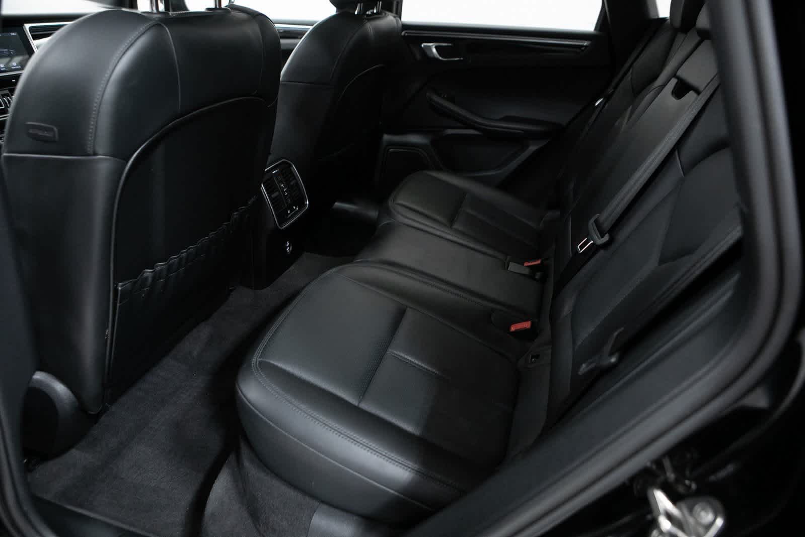 Thumbnail: 2023 Porsche Macan - 27