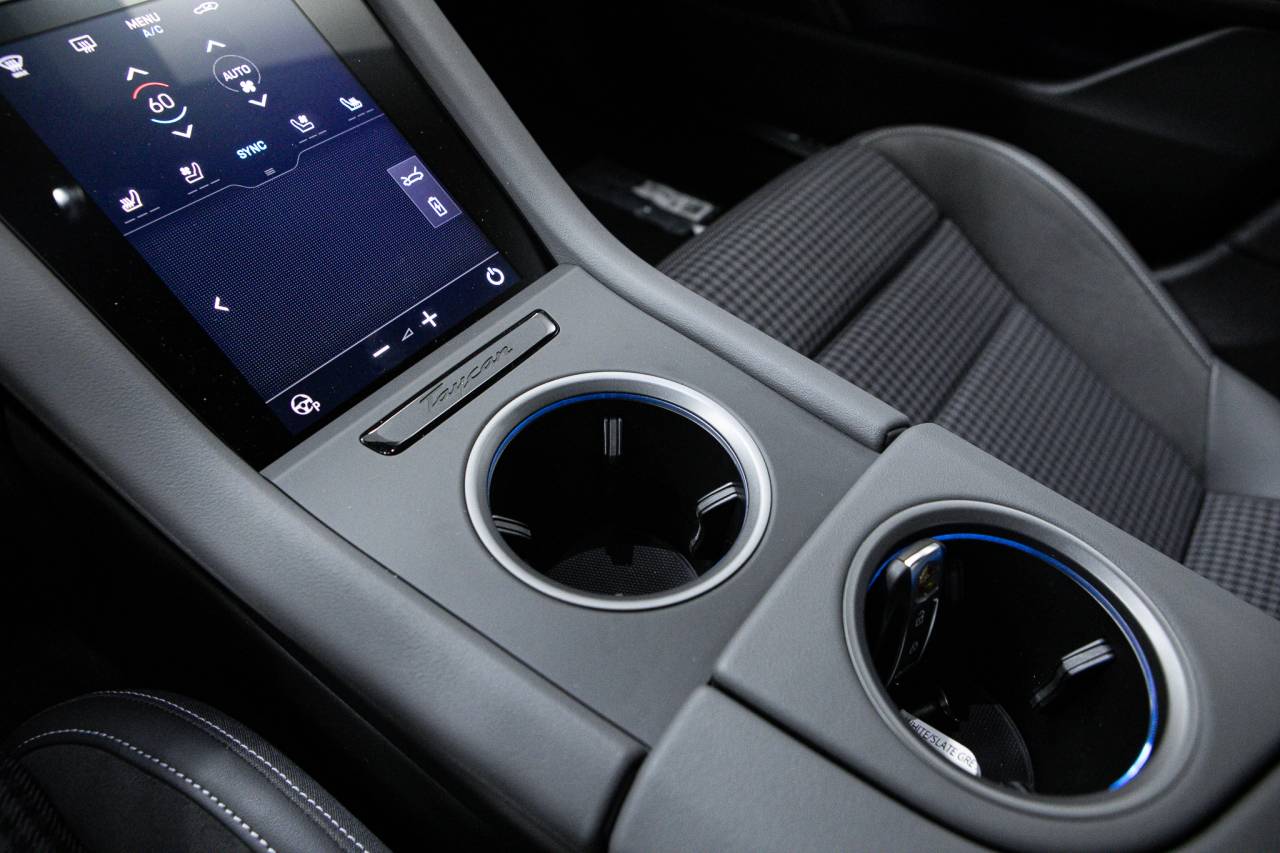 Thumbnail: 2026 Porsche Taycan - 32