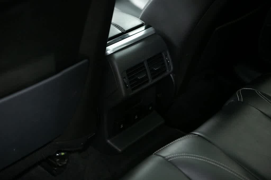 Thumbnail: 2018 Land Rover Range Rover Velar - 28