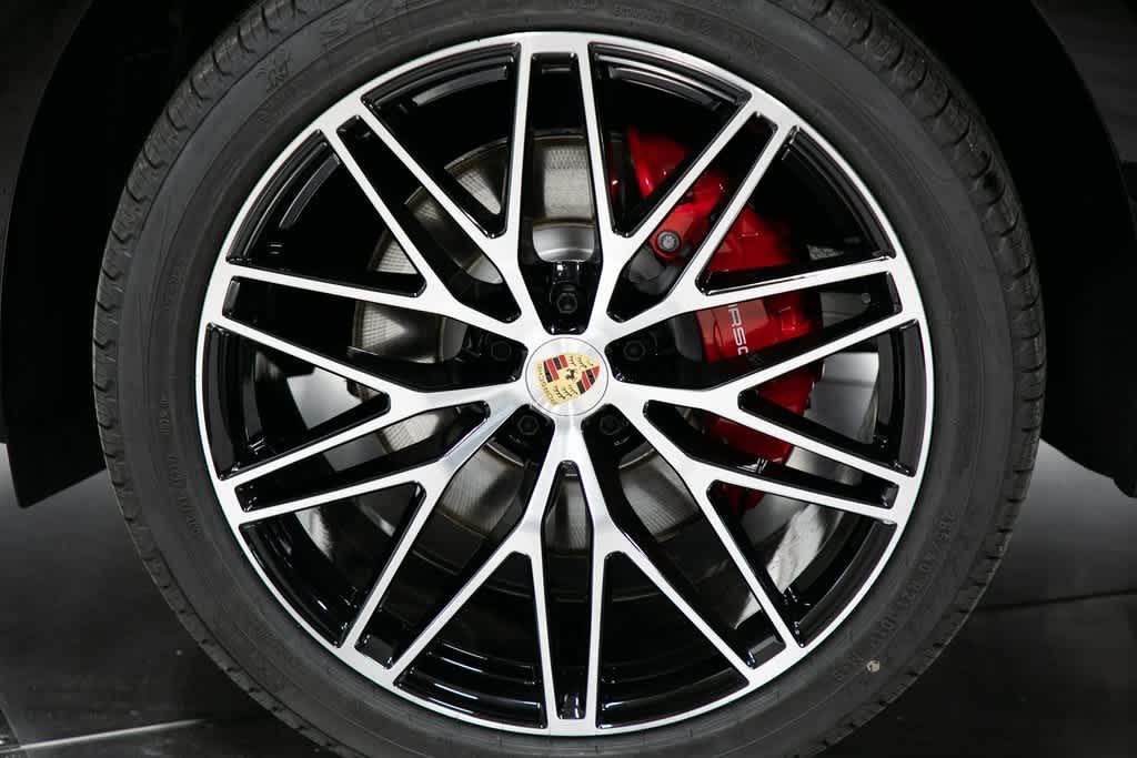 Thumbnail: 2025 Porsche Macan - 11