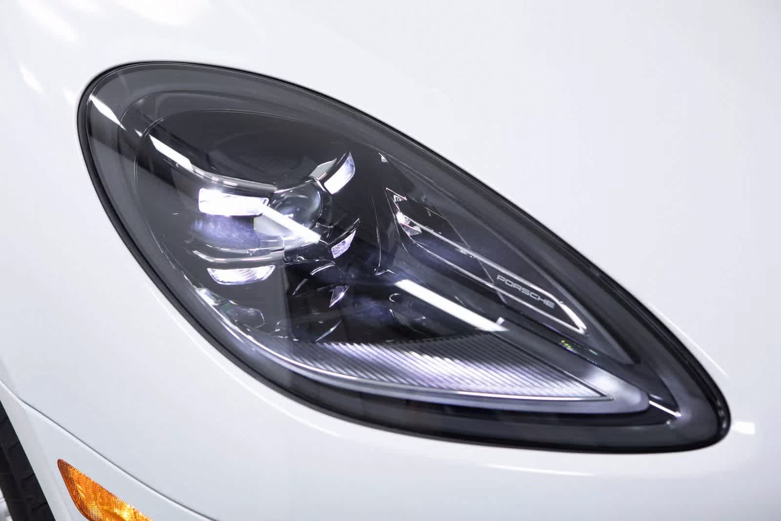 Thumbnail: 2025 Porsche Macan - 33