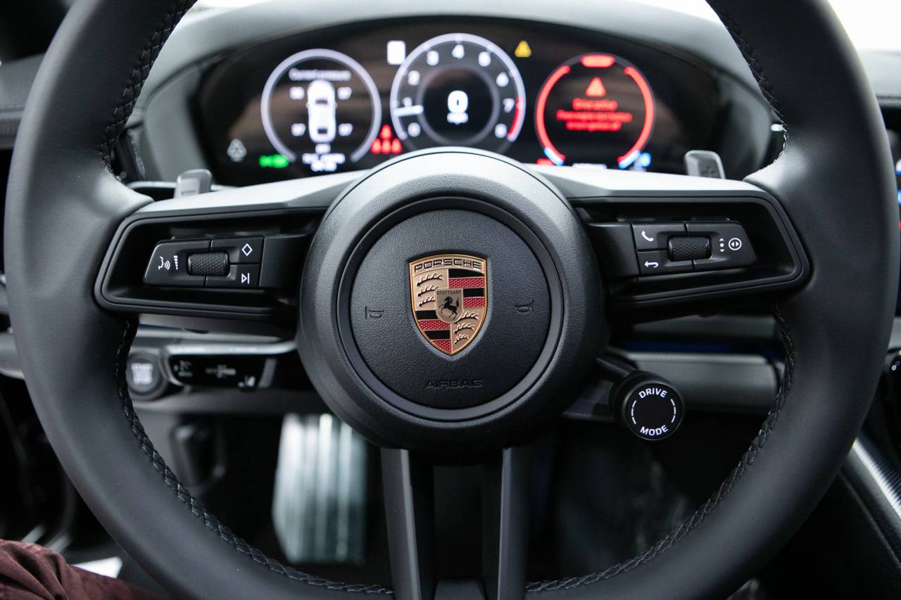 Thumbnail: 2026 Porsche Panamera - 21