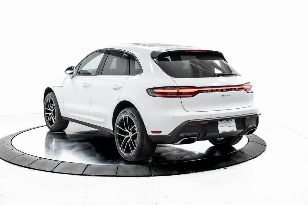 Thumbnail: 2025 Porsche Macan - 3