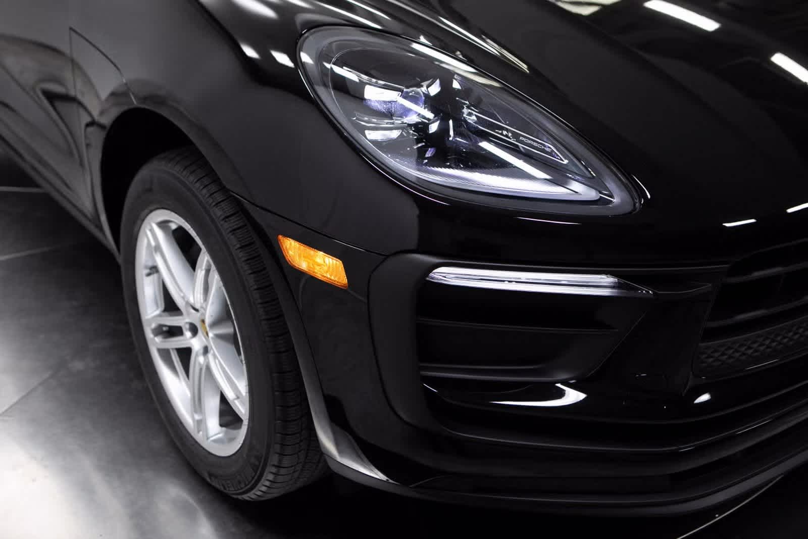 Thumbnail: 2025 Porsche Macan - 12