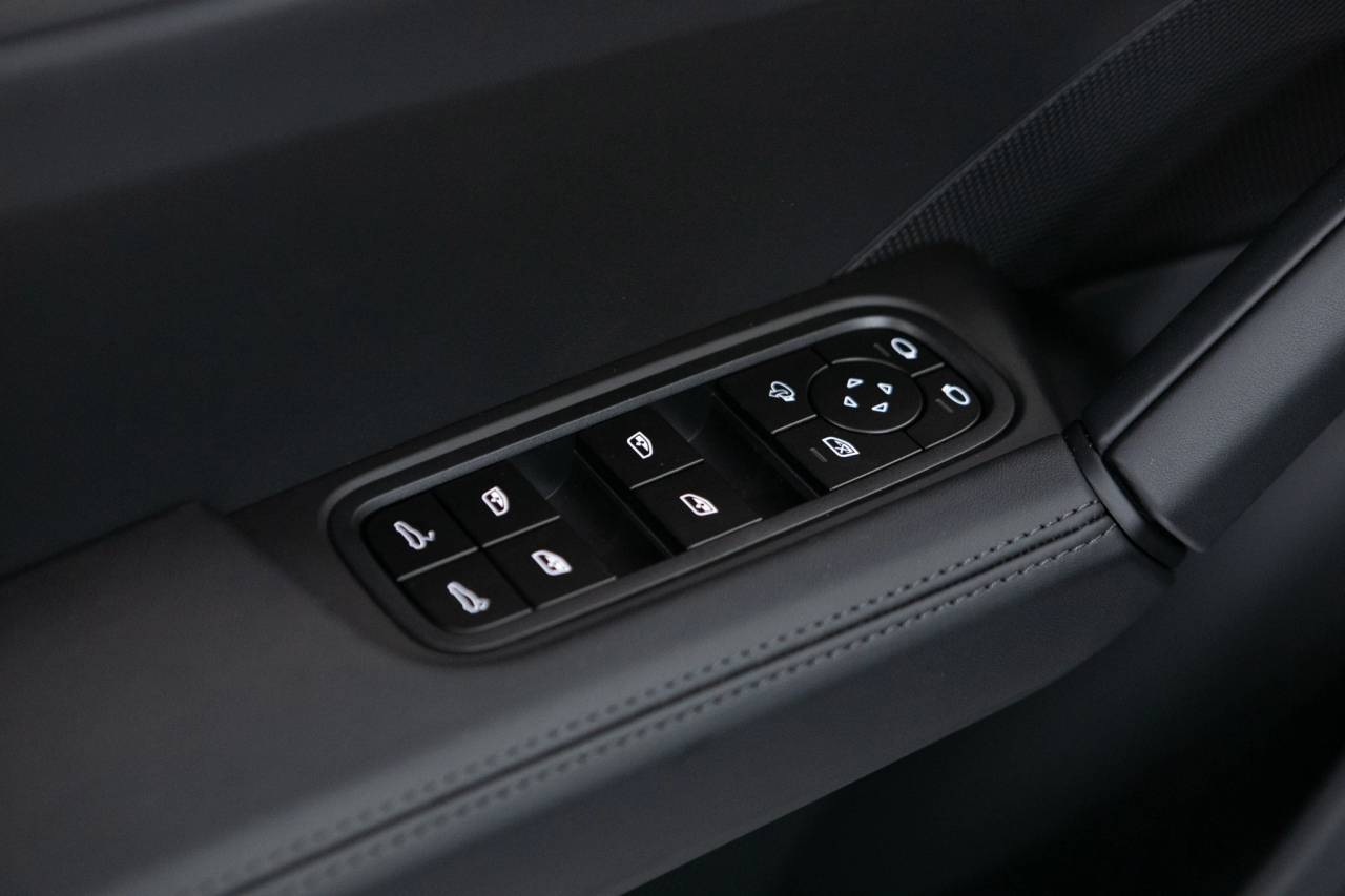 Thumbnail: 2026 Porsche  - 24