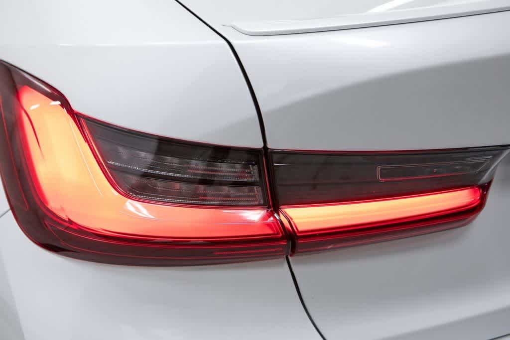 Thumbnail: 2023 BMW 3 Series - 32