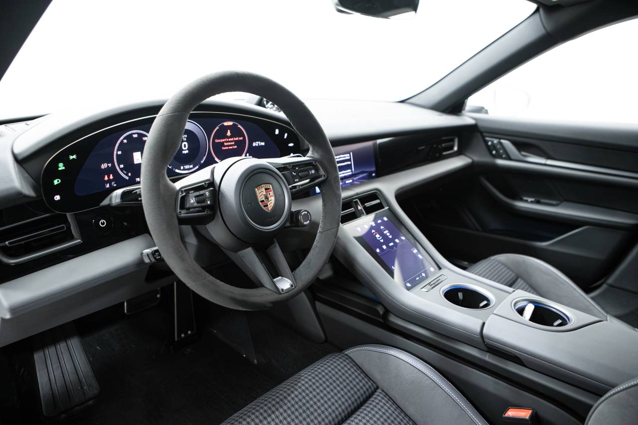 Thumbnail: 2026 Porsche Taycan - 4