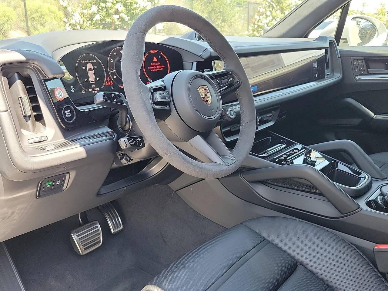 2026 Porsche Cayenne GTS photo 3