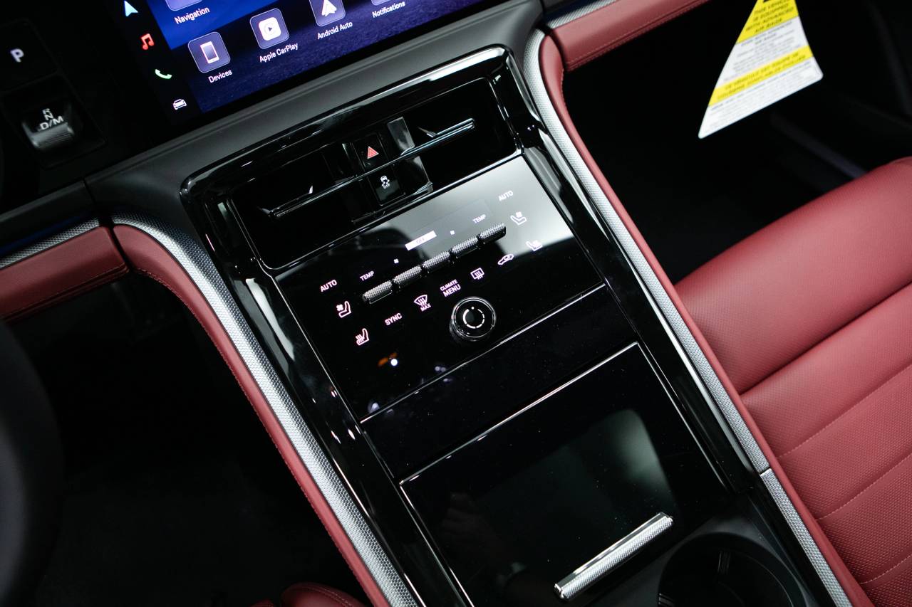 Thumbnail: 2026 Porsche Panamera - 28