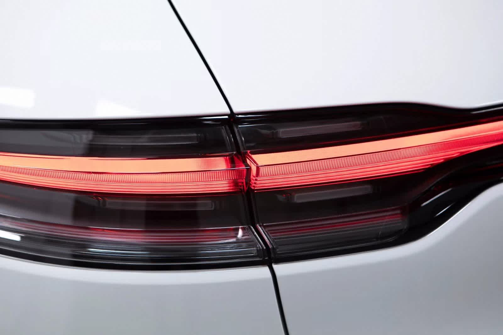 Thumbnail: 2025 Porsche Macan - 36