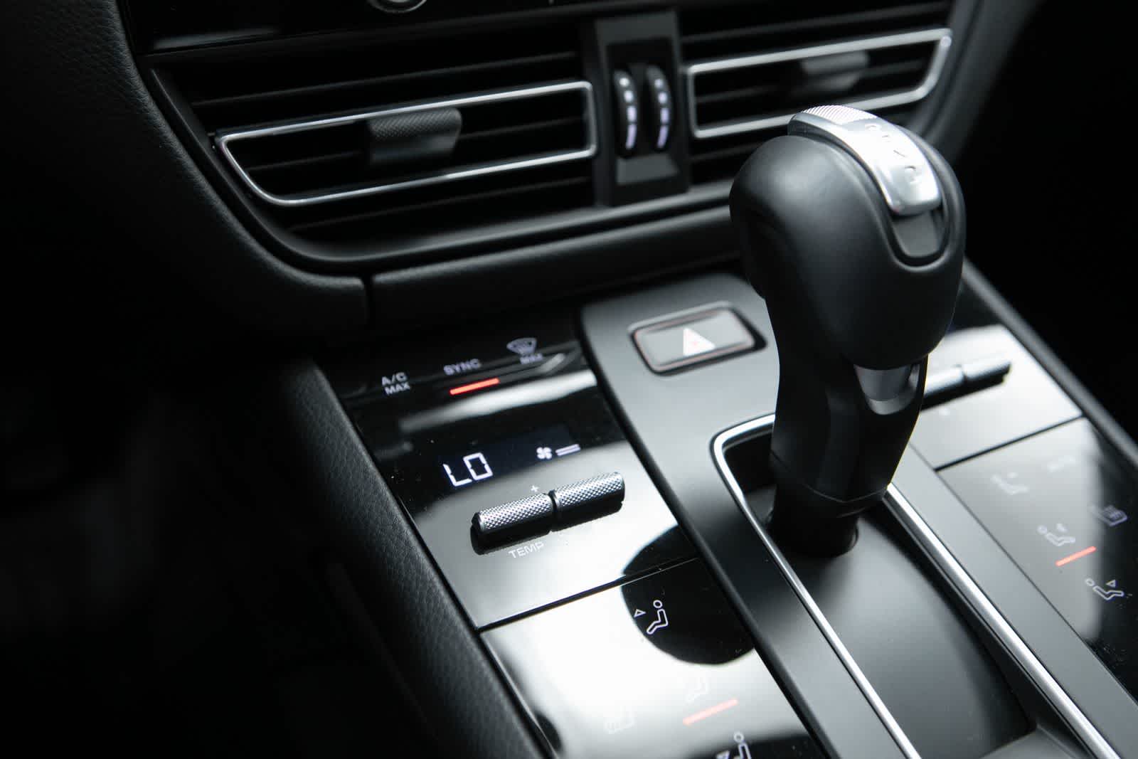 Thumbnail: 2026 Porsche Macan - 28