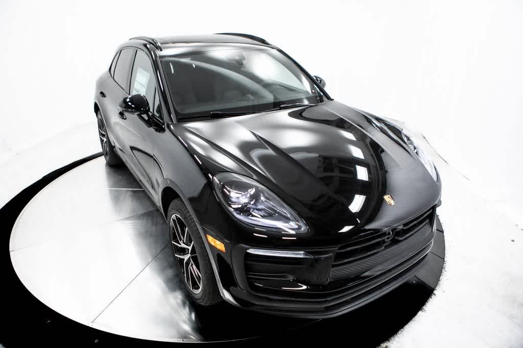 Thumbnail: 2025 Porsche Macan - 42