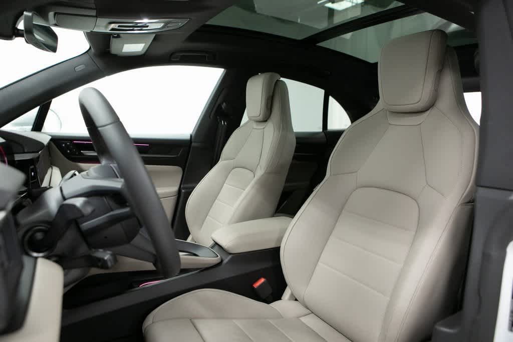 Thumbnail: 2025 Porsche Macan - 5