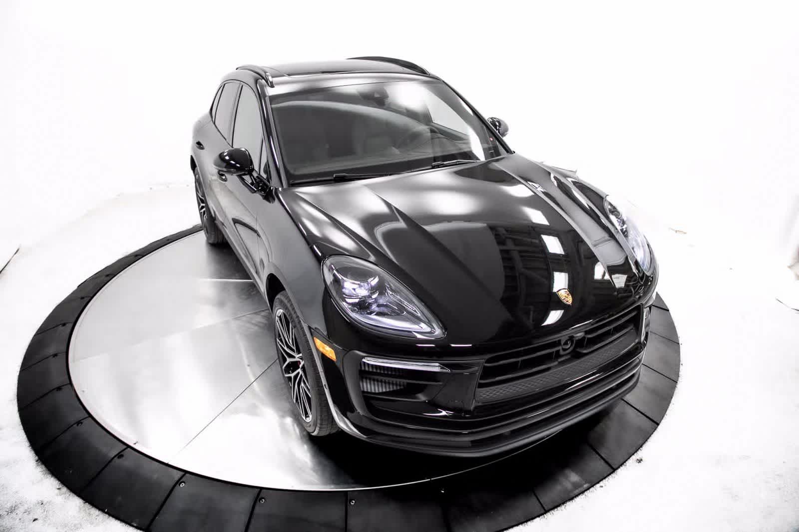 Thumbnail: 2025 Porsche Macan - 39