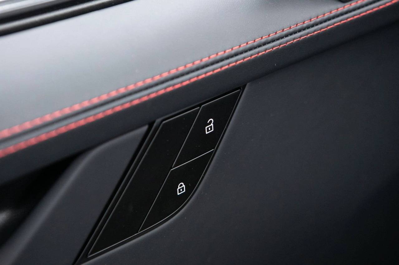 Thumbnail: 2026 Porsche 911 - 18