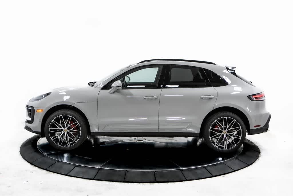 2025 Porsche Macan S photo 2
