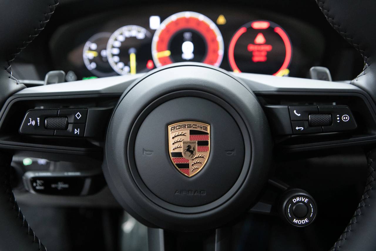 Thumbnail: 2026 Porsche 911 - 21