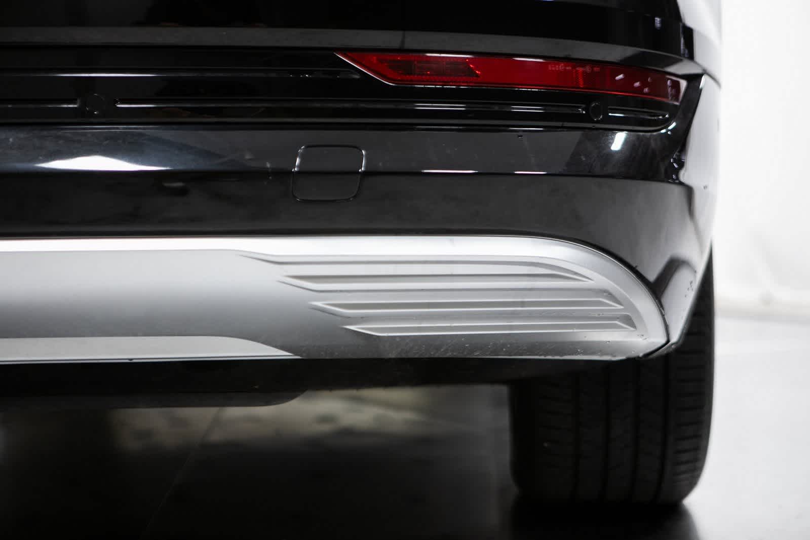 Thumbnail: 2022 Audi e-tron - 35