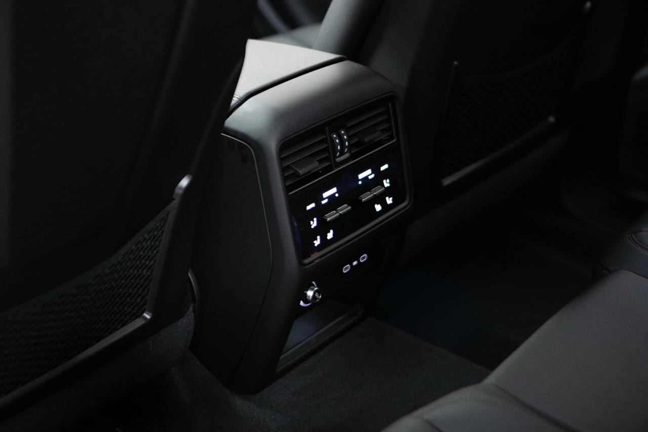 Thumbnail: 2026 Porsche Cayenne - 35