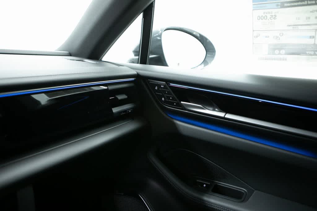 Thumbnail: 2025 Porsche Macan - 29