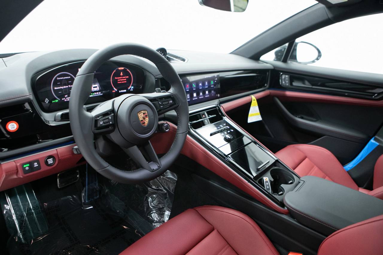 Thumbnail: 2026 Porsche Panamera - 4