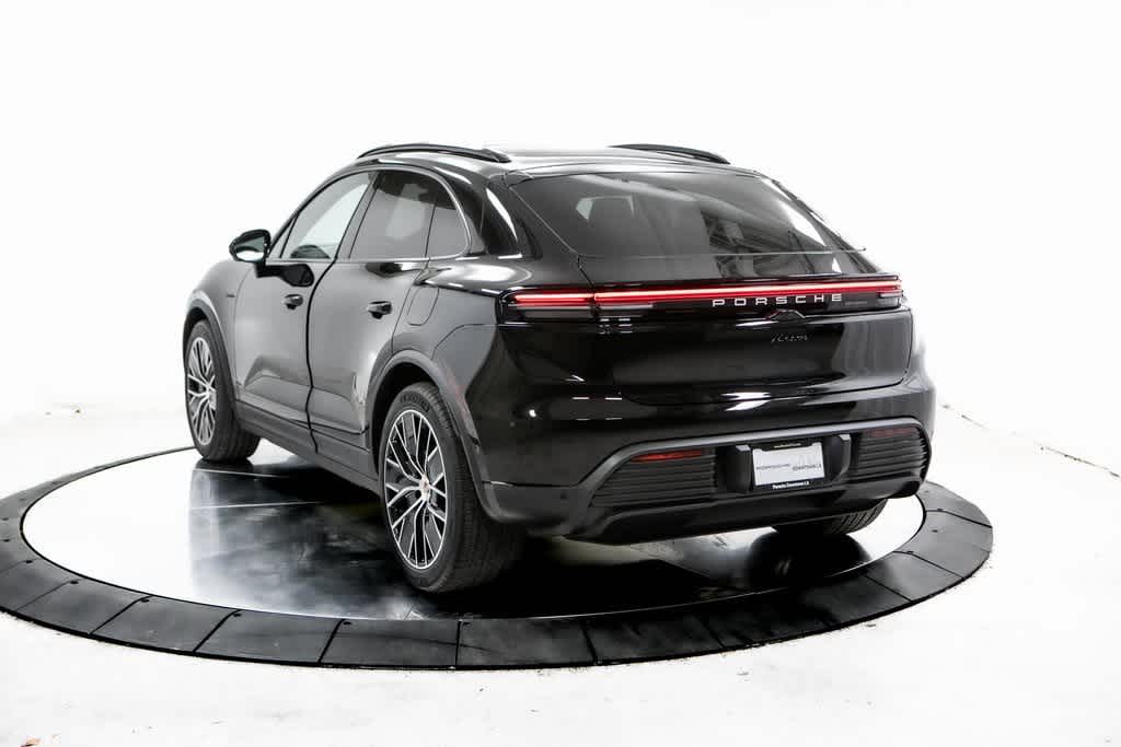 Thumbnail: 2025 Porsche Macan - 3